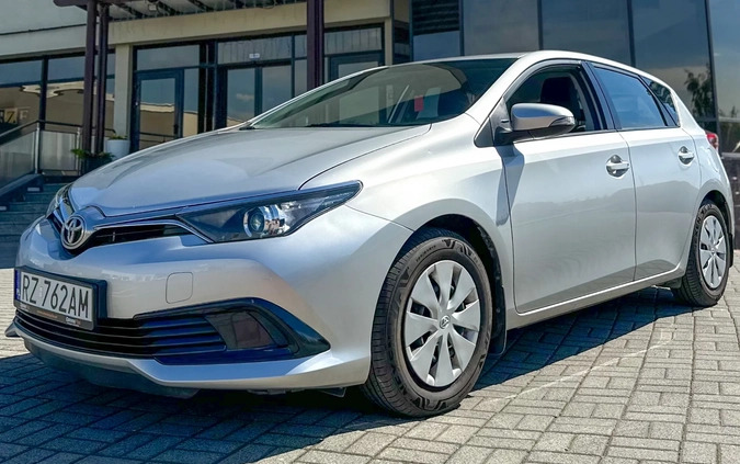 Toyota Auris cena 46000 przebieg: 147000, rok produkcji 2016 z Rzeszów małe 211